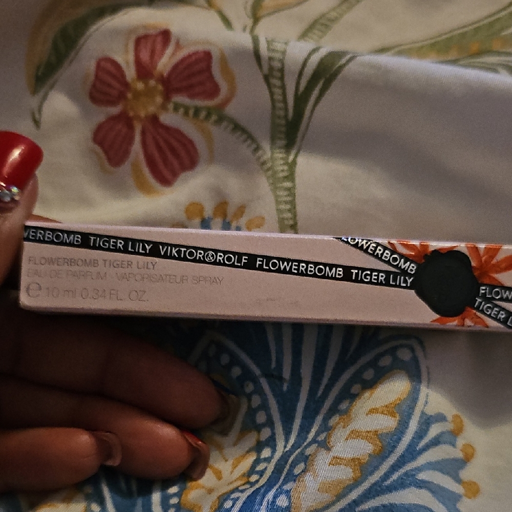 Viktor & Rolf Flowerbomb Tiger Lily Perfume